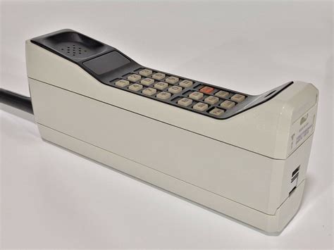 Dünyada Satılan Ilk Cep Telefonu Motorola Dynatac 8000x