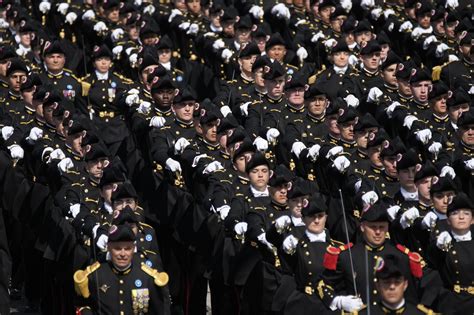 Парад 14 июля: День взятия Бастилии — в фотографиях