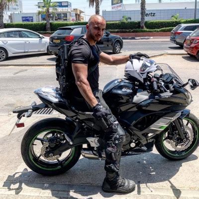 Very Hot Gear On A Bike Tumbex