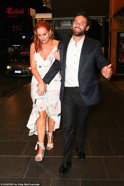 MAFS Jules Robinson Flaunts Kg Weight Loss And Bikini Body On Honeymoon Daily Mail Online