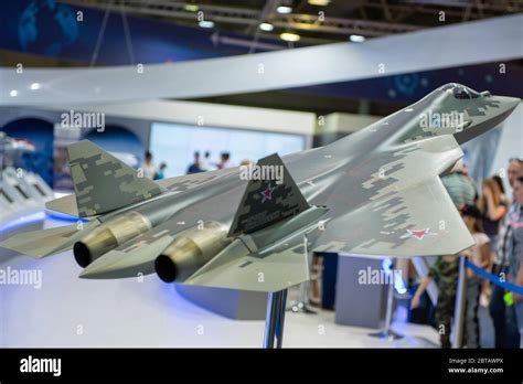 Sukhoi su 57 -Fotos und -Bildmaterial in hoher Auflösung – Alamy