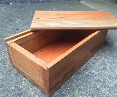 How to Make a Wooden Box - INCLUDES SLIDING DOVE-TAILS + MITRE JOINTS ...