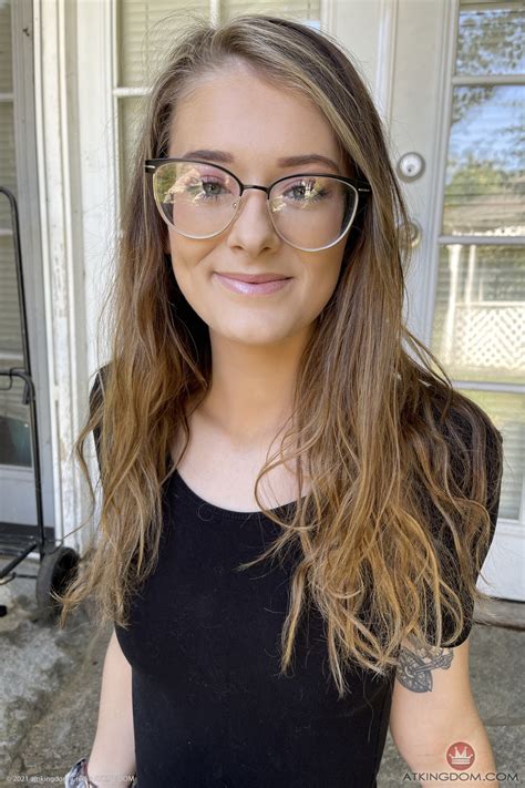 Amateur Nerd Meloni Moon Showing Off Her Firm Ass And Yummy Holes Up