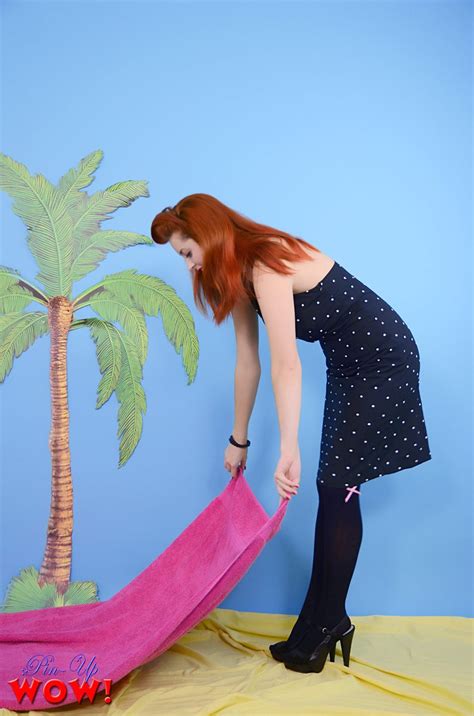 Redhead Babe Lucy Vixen Takes Off Her Black Dress Photos