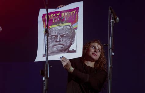 Integrante Do Pussy Riot Vem Ao Recife Lan Ar Livro Sobre Abusos Na Pris O Viver Diario De