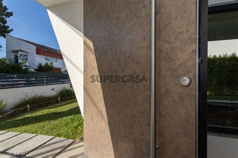 Moradia Moradia Isolada T4 Duplex à venda na Rua Pêro Escobar SUPERCASA