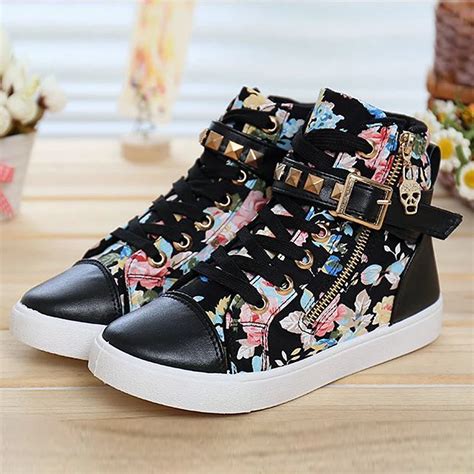 Floral High Top Shoes Women Canvas Shoes Lace Up Brand Ladies Shoes Casual Women Trainers 2015