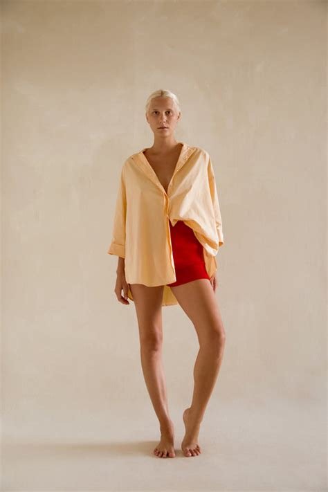 Hot Sexy Lyla Tully Bikini Pics