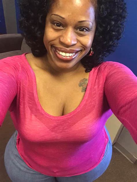 Ya Ll Smashing Or Passing Somebody Thick Ass Auntie Page Sports Hip Hop Piff The Coli