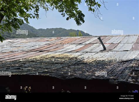 Old Tin Roof House High Resolution Stock Photography And Images Alamy