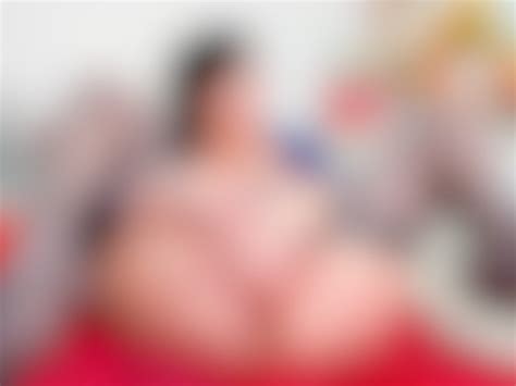 Pretty Milf Brunette In Stockings And Open Her Legs Masturbating On Cam Show Video Porno