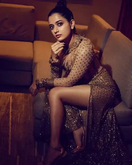 Video Hot Ashika Ranganath Sexy Poses In Saree