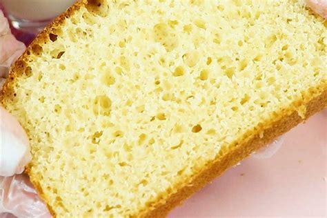 Pão caseiro sem sovar fica delicioso para comer quentinho a