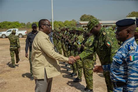 Burkina Faso C Te Divoire Les Ministres De La D Fense Tentent D