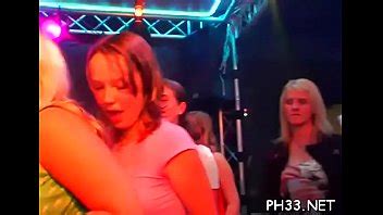 Strumpets Encontraron Una Peque A Polla En Un Club Xvideos