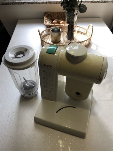 KUHINJSKI ROBOT BOSCH MUM4505