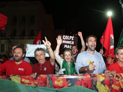 G Homem Atira Roj O Contra Manifestantes E Detido Em Curitiba