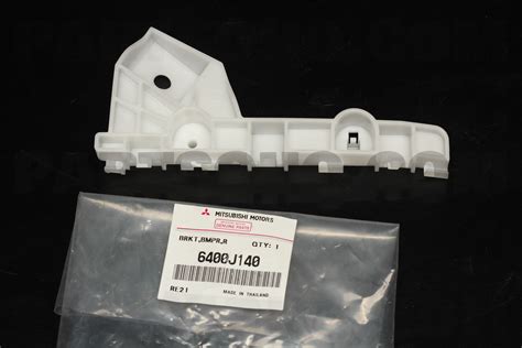 BRACKET,FR BUMPER SIDE,RH 6400J140 | FUSO Parts | PartSouq