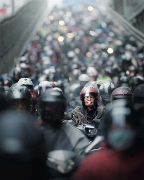 How a successful street photographer captures life s unseen moments