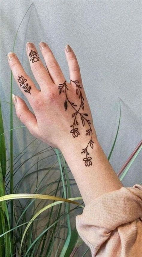 Timeless Pattern And Artistry Henna Designs Minimal Lotus Vines