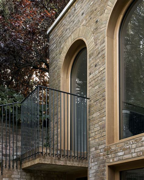Gallery of Laurie House / Joseph Mills Architects - 11