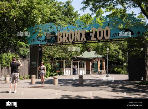 Bronx zoo entrance hi-res stock photography and images - Alamy