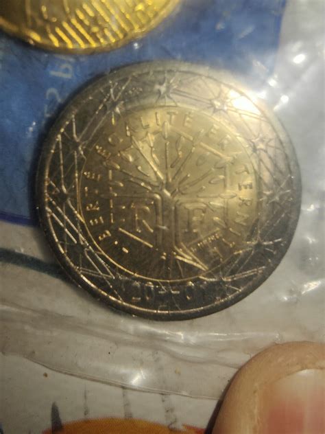 PIÈCE 2 EUROS 2001 FRANCE RARE ARBRE DE VIE ERREUR DE FRAPPE FAUTÉE