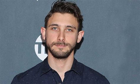 Muestra Emiliano Zurita Su Vena Gay En Filme