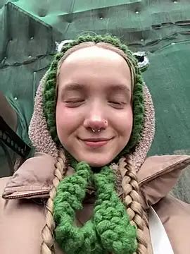 Bambi Lu Nude Stripping On Cam For Live Sex Video Show SexualLib