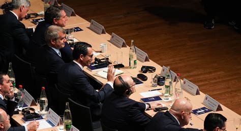 pedro proenca ratificado como membro  comite executivo da uefa
