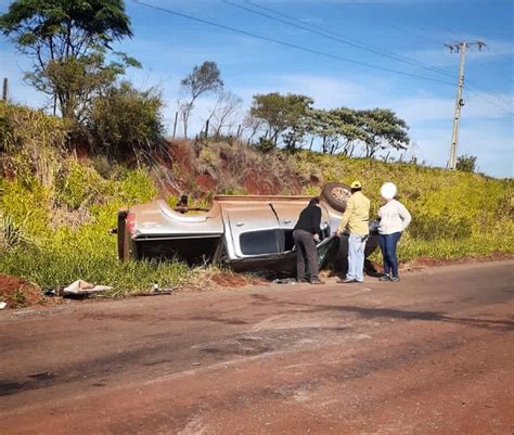 Homem fica ferido em capotamento na ERS 165 em São Luiz Gonzaga