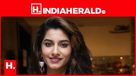 Anchor And Actress Vishnu Priya Hot Images