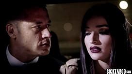 Innocent Virgin Teen Has Her First Time Sex With Step Uncle Emily Willis XNXX