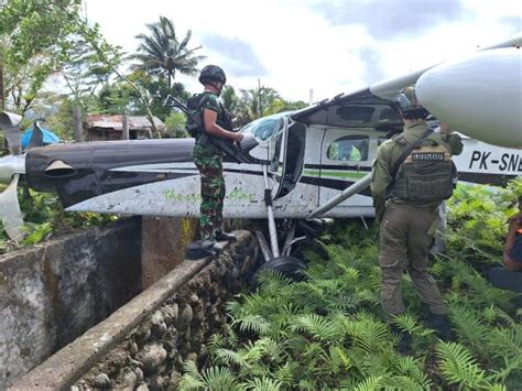 Pesawat Smart Cakrawala Aviation Tergelincir Di Bandara Kenyam