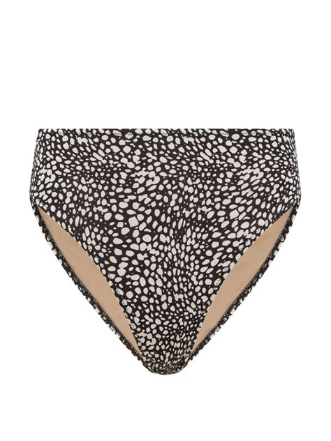 7 Hot Sexy Iza Lach Bikini Pics