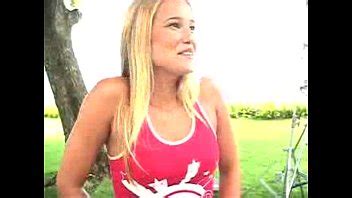 Fille Sexy Posant XVIDEOS