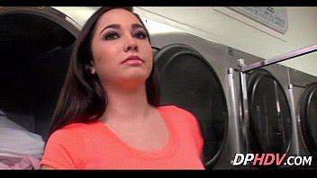 grandes tetas en la lavandería XVIDEOS