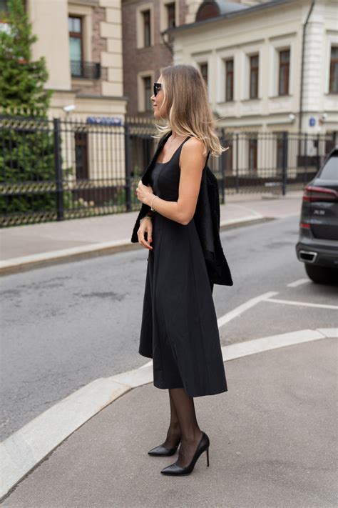 Платье длины миди расклешенное черное купить в интернет-магазине ...