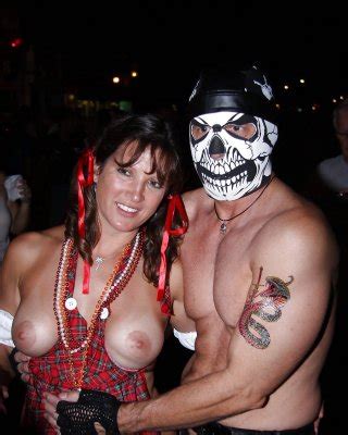 Clignotant Amateur Et La Nudité En Public Photos Porno Photos XXX Images Sexe PICTOA