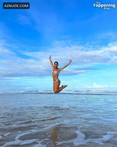 Bella Falconi Posing In Sexy Bikini AZNude