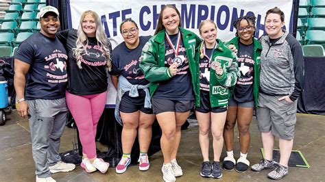 Lady Ducks Powerlifting Competes At State