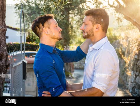 Gay men Banque de photographies et dimages à haute résolution Alamy