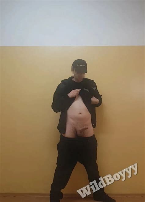 Security Guard Nude Pics XHamster