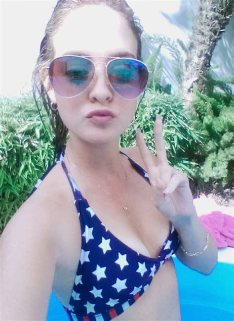 Hot Sexy Priscila Espinoza Bikini Pics