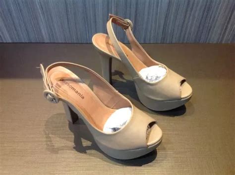 Sandália Nude Tipo Anabela Na Cor Bege Novíssimo Parcelamento sem juros