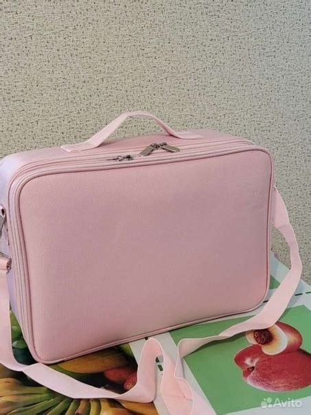 В идеальном состоянии, совершенно новый, качественный дорожный бьюти ...