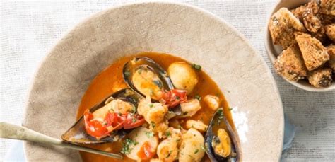 Spicy seafood soup | Food24