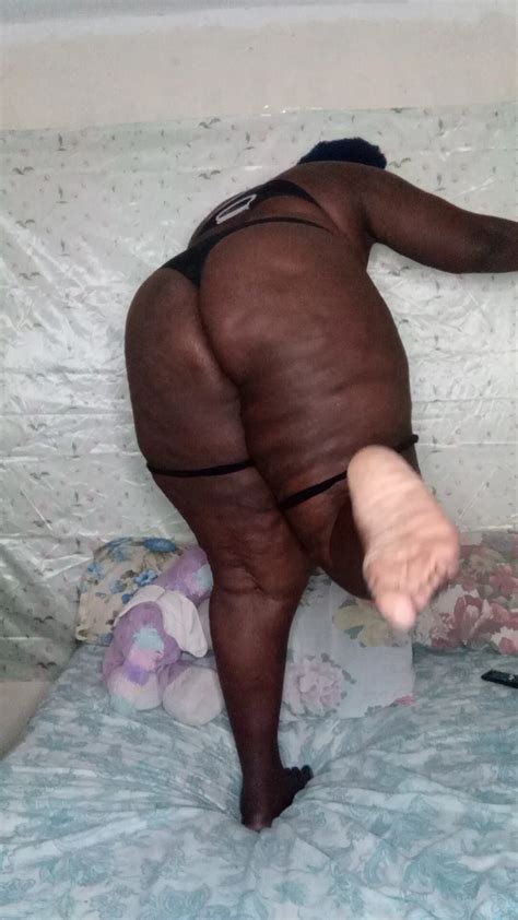 BBW With Big Ass And Feet Nude Pics XHamster