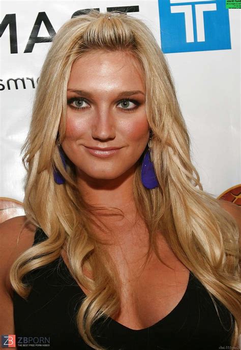 Celeb Brooke Hogan Demonstrates Enormous Titties At Beach ZB Porn