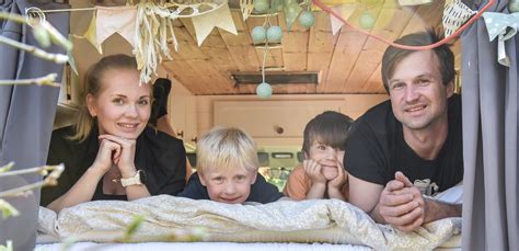 Bildspel Familjen G R Mil P Sex Kvadrat I Ombyggd Sk Pbil Vi L Ngtar Megafonen